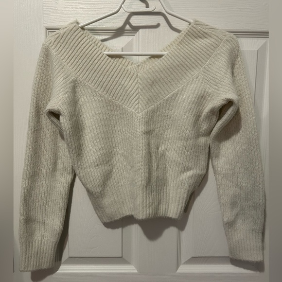 V-neck knit sweater - Picture 1 of 3